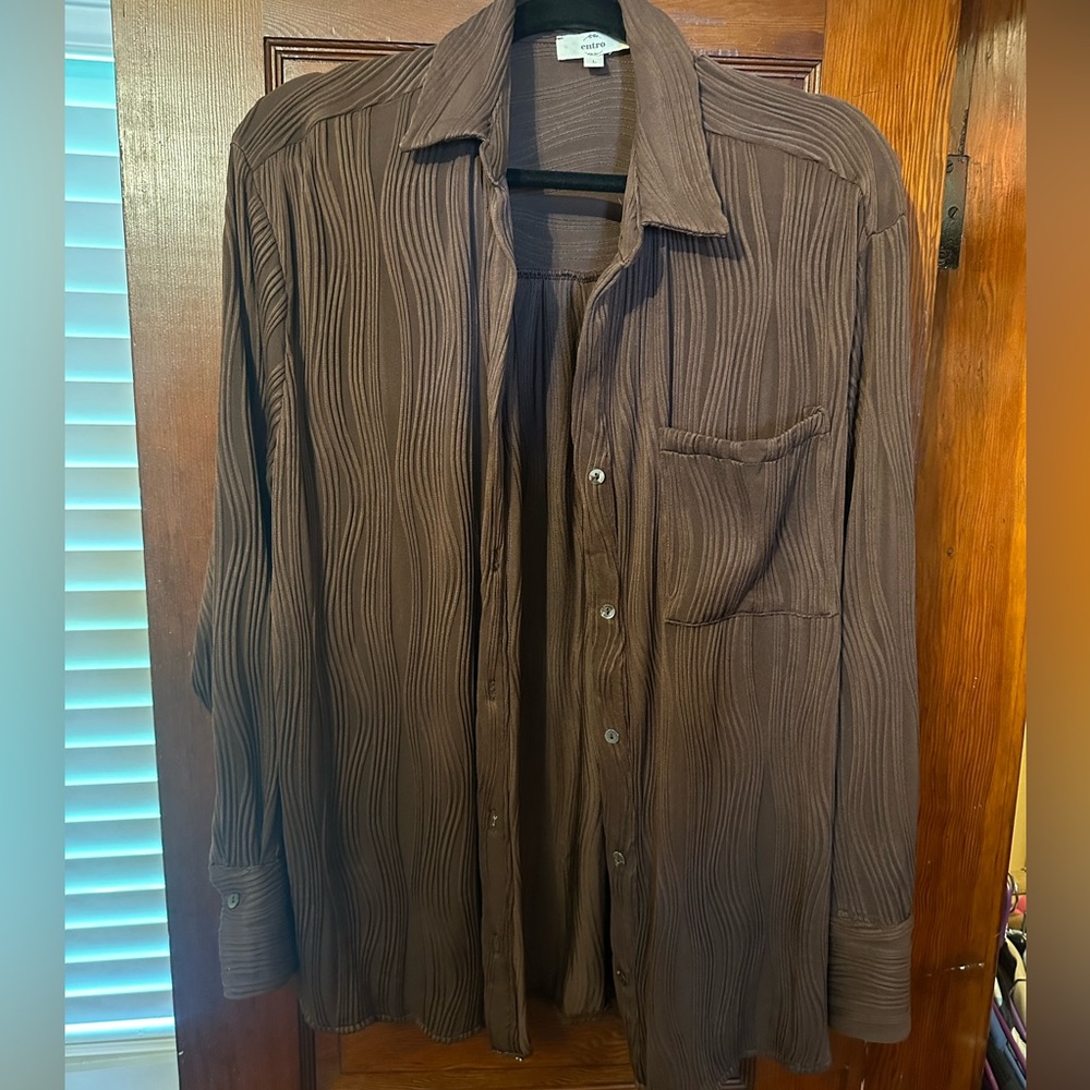 Long sleeve brown wavy textured shirt